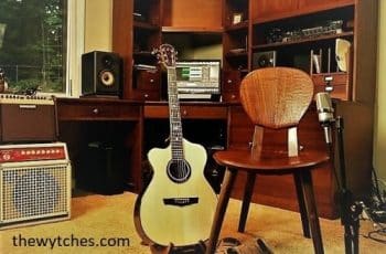 Best Guitar Stool | Top Rated Stools for Guitar Playing